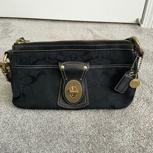 Coach Shoulder Bag F06J-10337